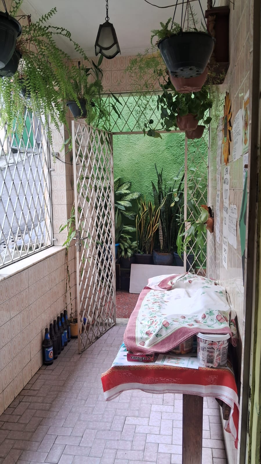 CASA DE VILA COM 3 QUARTOS E TERRAÇO EM PIEDADE – R$ 245.000
